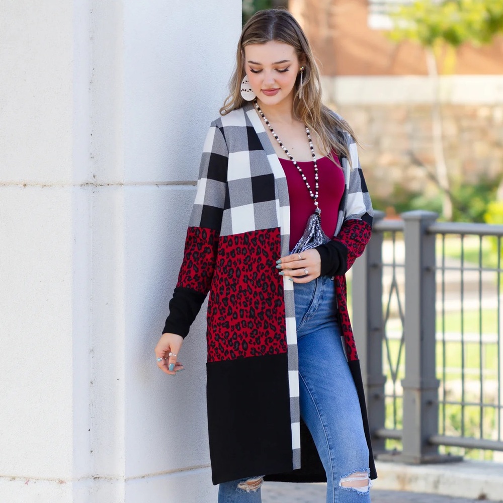 NWT! BeAuTiFuL Boutique Plaid & Leopard Sweater! ❤️ - Picture 3 of 3